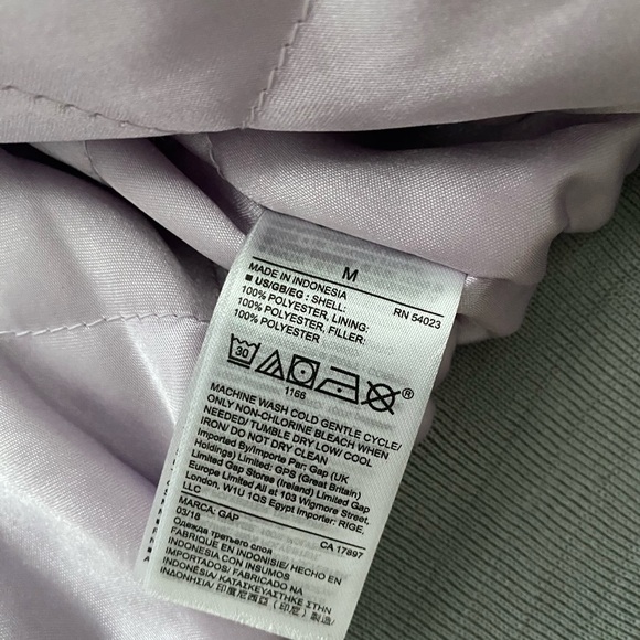 GAP Silver Grey Satin Bomber Jacket Lavender Quilted Lining Size Medium - Picture 6 of 7
